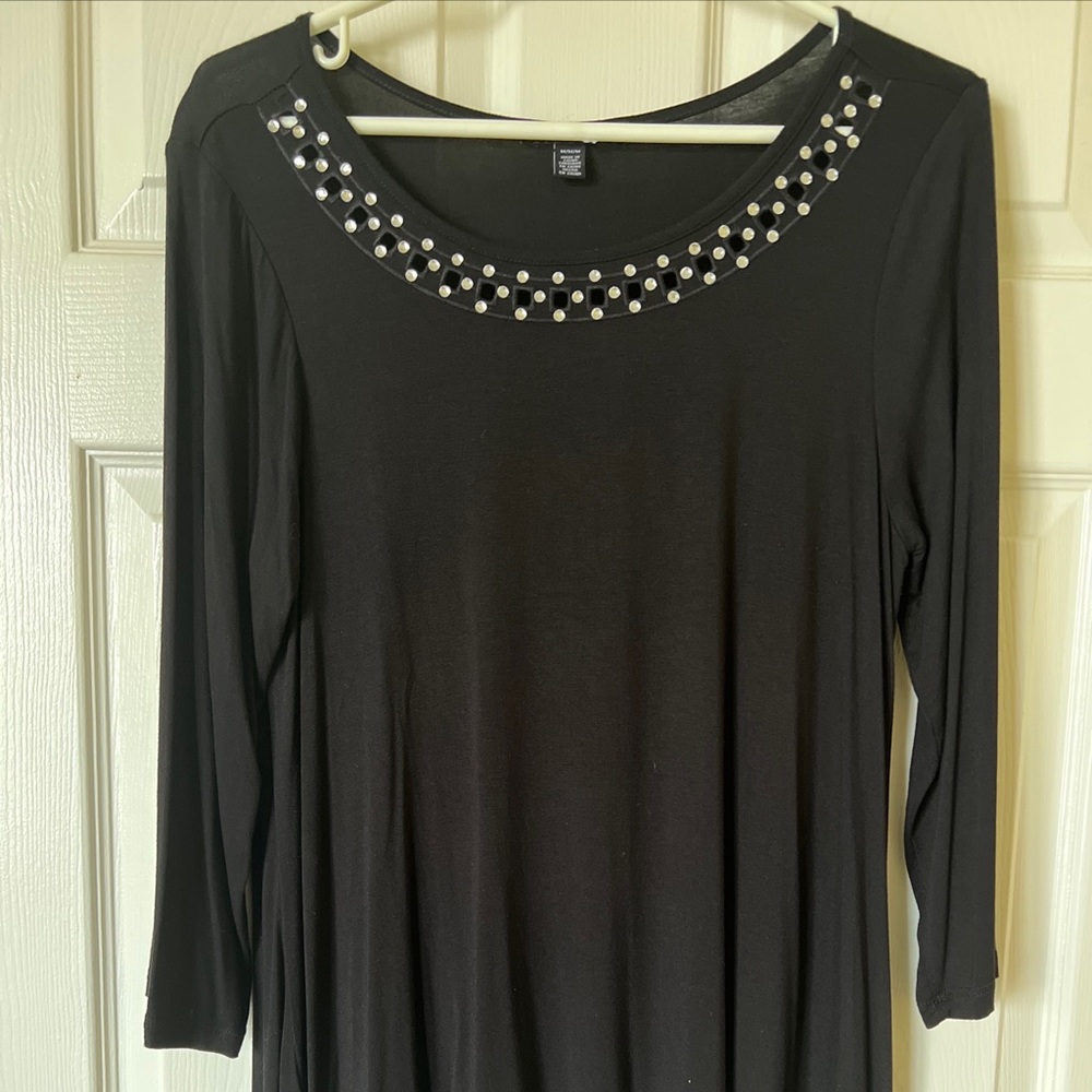 Cable & Gauge Black Tunic Top 3/4 Sleeve Embellished Neckline Rhinestones
